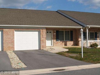 616 Palm Beach Dr, Hagerstown, MD 21740