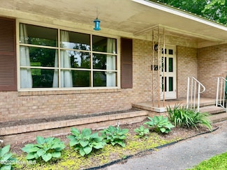 100 Brownlow Ave, Williamston, NC 27892