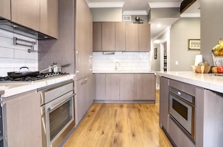 125 Oak St Unit 1, Weehawken, NJ 07086