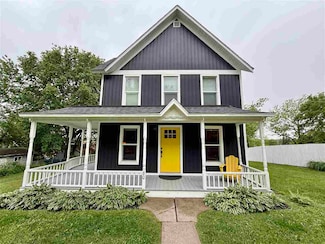 80 W 2nd St, Riverside, IA 52327