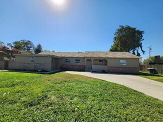 1037 E Cross Ave, Tulare, CA 93274