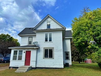 255 2nd St SE, Cokato, MN 55321