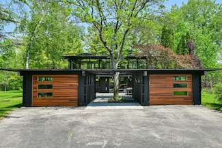 9470 N Sleepy Hollow Ln, Milwaukee, WI 53217