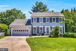 13058 Farthingale Dr, Herndon, VA 20171