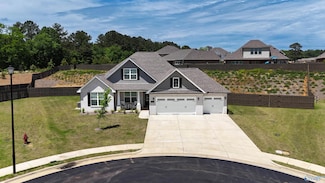 1901 Rae Ct SE, Hartselle, AL 35640