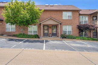 2435 Briston Dr, Saint Louis, MO 63114