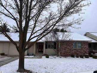 230 Peachwood Ln, Mount Pleasant, MI 48858