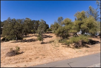 18480 N Shore Dr, Hidden Valley Lake, CA 95467