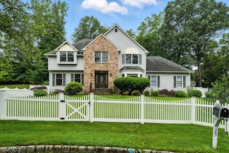 25 Braemar Ct, Parsippany, NJ 07054