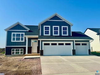 6105 W Valentine St, Sioux Falls, SD 57107