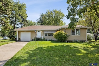 1040 N 66th St, Lincoln, NE 68505