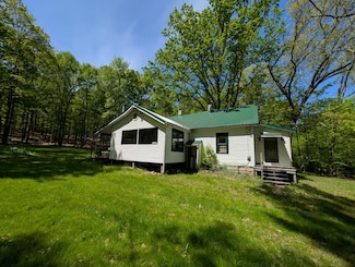 695 Fogle Farm Rd, Pleasantville, PA 16341