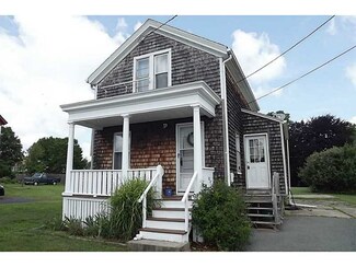 40 3rd St, Somerset, MA 02726