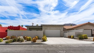 54060 Avenida Madero, La Quinta, CA 92253