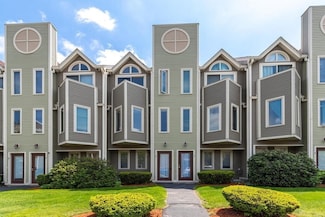 70 Austin St Unit 6, Lowell, MA 01854