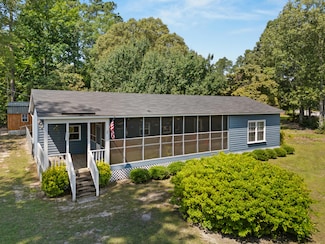 1386 Hobbs Dr, Summerton, SC 29148