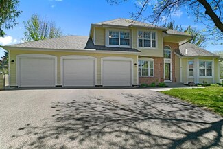 2486 Pond Cir W, Saint Paul, MN 55120