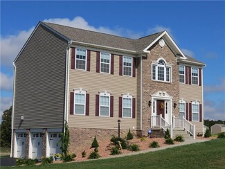 137 Heathfield Dr, Sarver, PA 16055