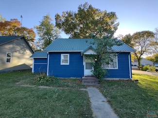 109 Taylor St, Windsor, MO 65360