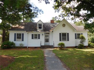 301 W Blakeney St, Pageland, SC 29728