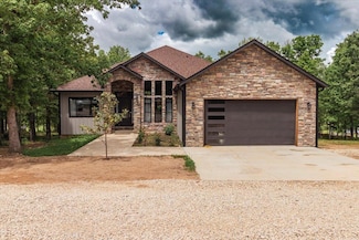 5215 Private Road 5212, Willow Springs, MO 65793