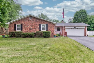 4418 Chatham Dr, Brownsburg, IN 46112