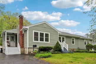 23 Taunton St, Bellingham, MA 02019
