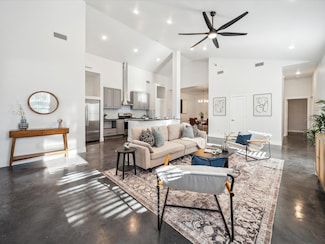 2210 Hooper St, Dallas, TX 75215