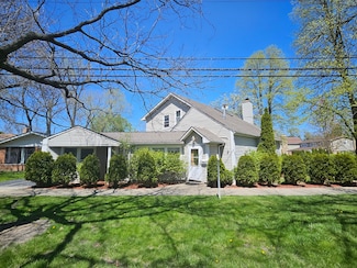 808 Indian Rd, Glenview, IL 60025