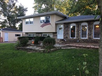 318 Bruce Rd, Lockport, IL 60441