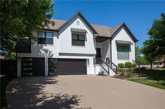 4604 Kensington Dr, Saint Joseph, MO 64506