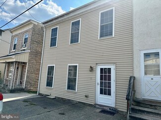 28 S 3rd St, Hamburg, PA 19526