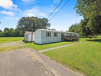 103 Plum St, Mortons Gap, KY 42440