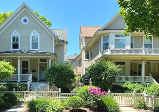 217 N Grove Ave Unit D, Oak Park, IL 60302