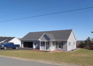 16 Meadow Dr, Waterville, ME 04901