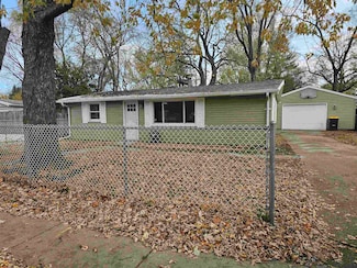 7913 Mildred Rd, Machesney Park, IL 61115