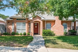 4608 Oak Club Dr, Arlington, TX 76017