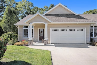 2437 Sawtooth Ct, Holland, MI 49424