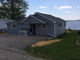655 Lane 101 Hamilton Lake, Hamilton, IN 46742