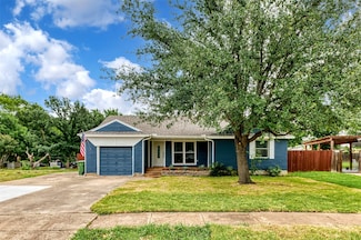 1413 Hill St, Grapevine, TX 76051