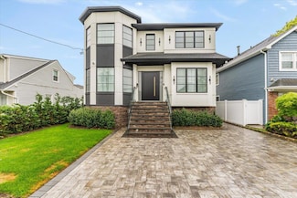 357 Argyle Rd, Cedarhurst, NY 11516