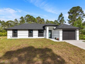 631 Summit Ave S, Lehigh Acres, FL 33974