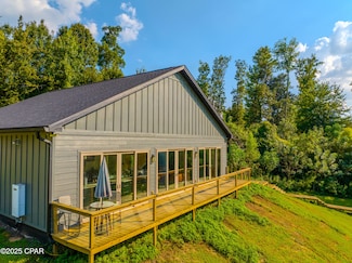 5101 Lake Bluff Cir, Marianna, FL 32446