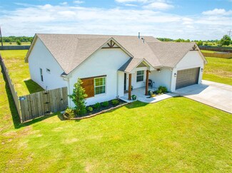11611 Carefree Ln, Shawnee, OK 74804