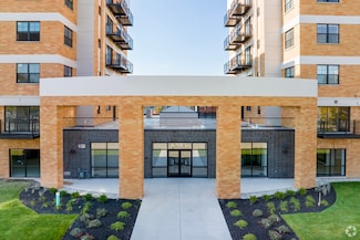 250 Anthony Ave Unit 2080, Mundelein, IL 60060