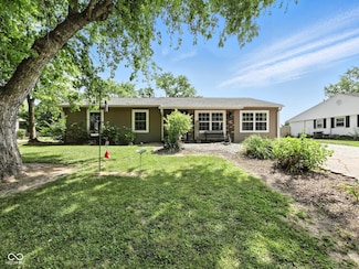 1039 Eastlawn Dr, Whiteland, IN 46184