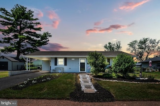 41 Good Ln, Levittown, PA 19055