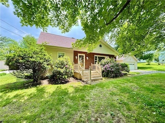 384 Rowe St, Conneaut, OH 44030