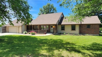 19819 McLouth Rd, Tonganoxie, KS 66086