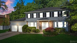 66 Ellmyer Rd, Edison, NJ 08820